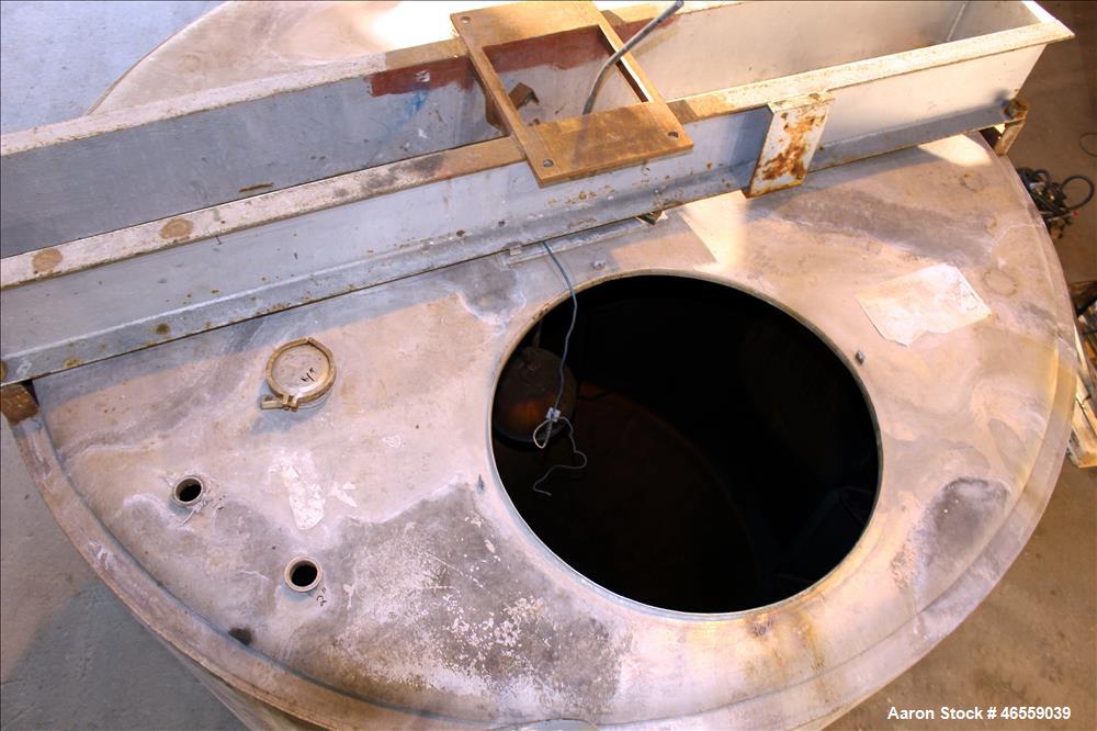 Used Mueller Tank, Approximate 3,500 Gallon, 304 Stainless Steel, Vertical. 304 Stainless steel jacket. Approximate 96" diameter x 102" straight side. Flat welded top, dished bottom. Openings top: 30...