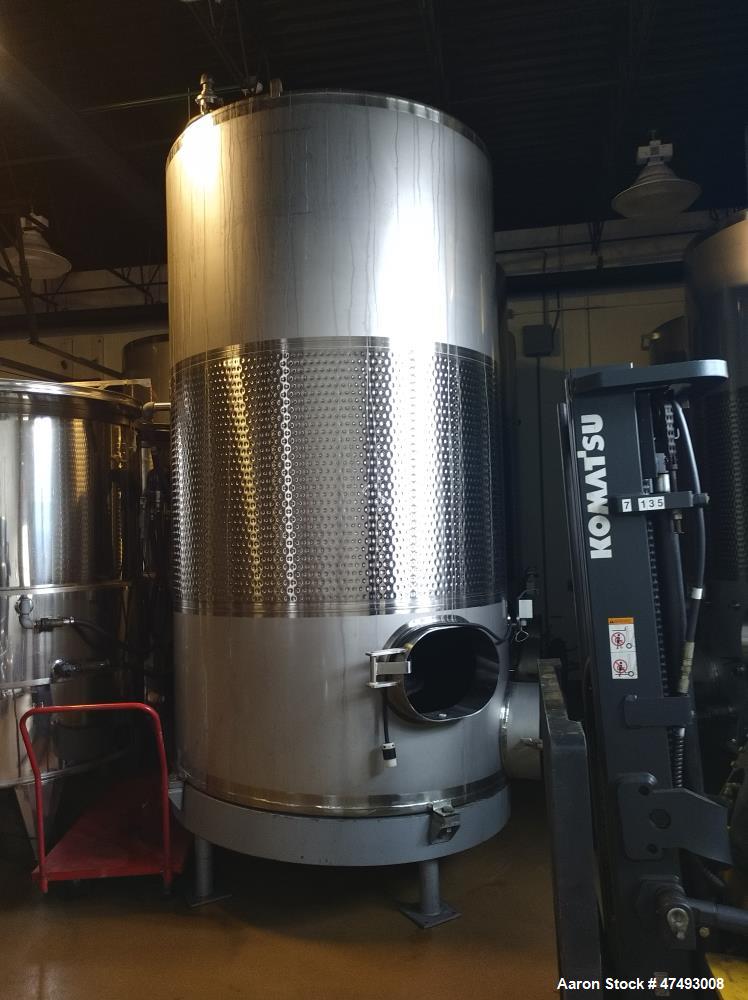 Used Mueller 2,100 Gallon Stainless Steel Tank