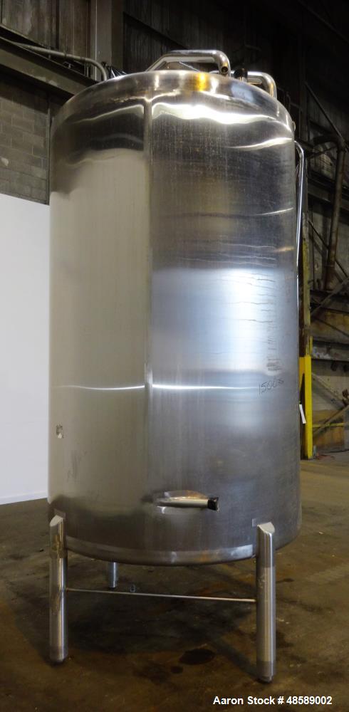 Used Mueller Tank, Approximately 2000 Gallon, 304 Stainless Steel, Vertical.