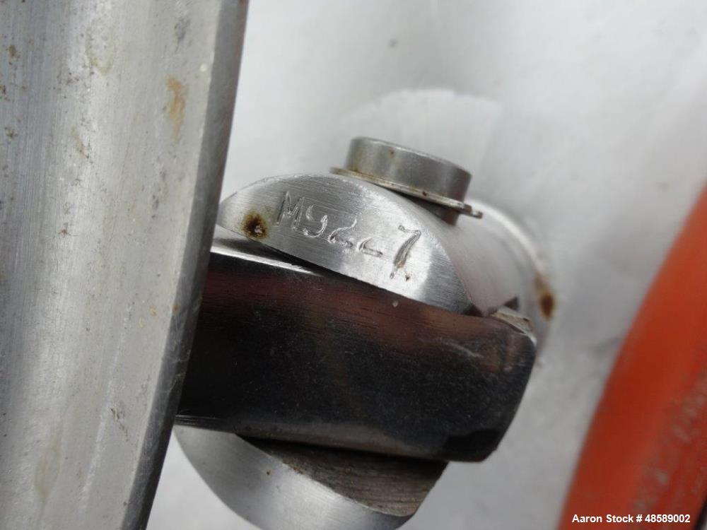 Used Mueller Tank, Approximately 2000 Gallon, 304 Stainless Steel, Vertical.