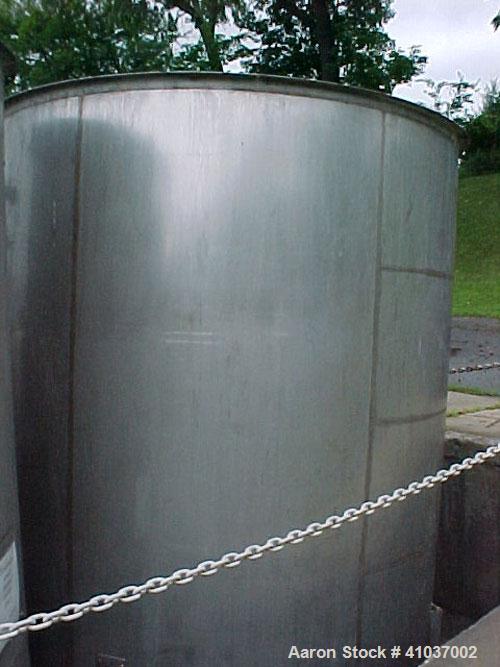 Used- Tank, 3200 Gallon, 93" diameter x 11'2" height. 316 Stainless Steel, Vertical. Open top, Mixer System: Single S.S. sha...
