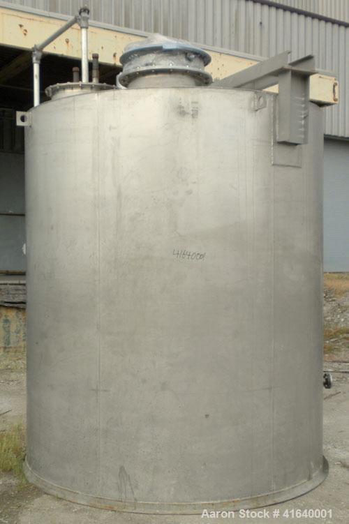 Used- Bendel Tank, 3,000 Gallon, 304 Stainless Steel, Vertical. 94" diameter x 108" straight side, coned top, sloped bottom....