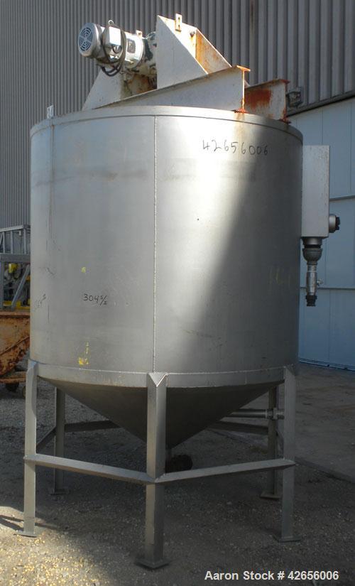 Used- Tank, 1100 Gallon, 304 Stainless Steel, Vertical. 72" Diameter x 62" straight side x 42" coned bottom, open top with n...