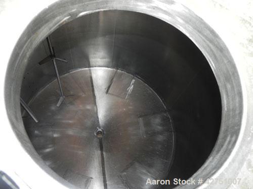 Used Tank, 2000 Gallon, 304 Stainless Steel, Vertical. 84" Diameter x 80" straight side. Dished top, coned bottom. Off center top entering Lightnin air operated agitator, model XJAC-100. 1-1/2" Diame...