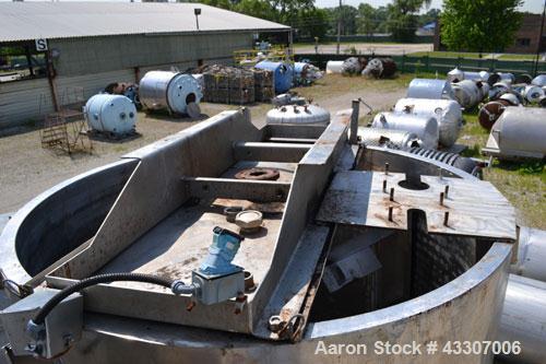 Used Kettle, 3000 Gallon, 304 Stainless Steel, Vertical. Approximate 90" diameter x 116" straight side, open top, no covers, sloped bottom. Dimple jacketed, no rating. Bolt on stainless steel agitato...