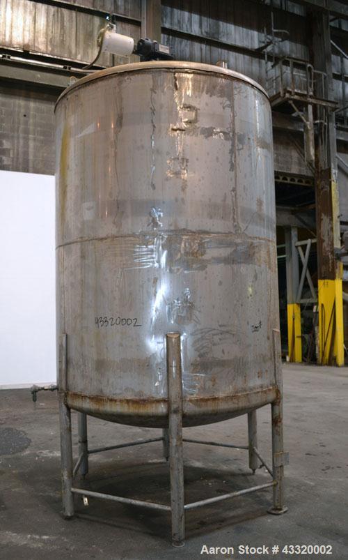 Used Tank, 1900 Gallon, 316 Stainless Steel, Vertical. Approximate 76” diameter x 92” straight side, dished top and bottom. Fixed stainless steel agitator mount with a UET agitator, model XCEL-6, out...