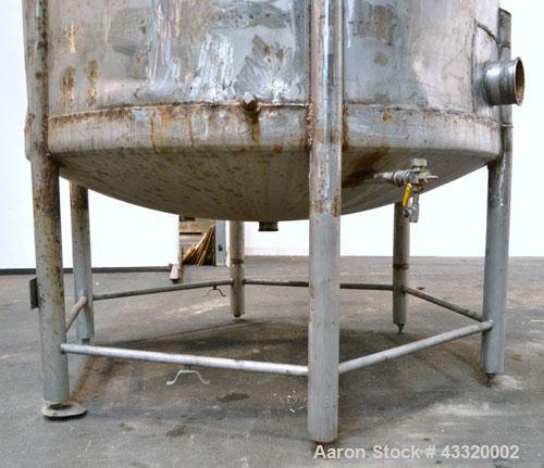 Used Tank, 1900 Gallon, 316 Stainless Steel, Vertical. Approximate 76” diameter x 92” straight side, dished top and bottom. Fixed stainless steel agitator mount with a UET agitator, model XCEL-6, out...