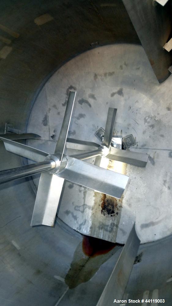 Used Tank / Kettle, 1800 Gallon, 304 Stainless Steel, Vertical. Approximate 78" diameter x 84" straight side, open top with a 1/3 hinged cover, slight coned bottom. Bolt on carbon steel agitator brid...