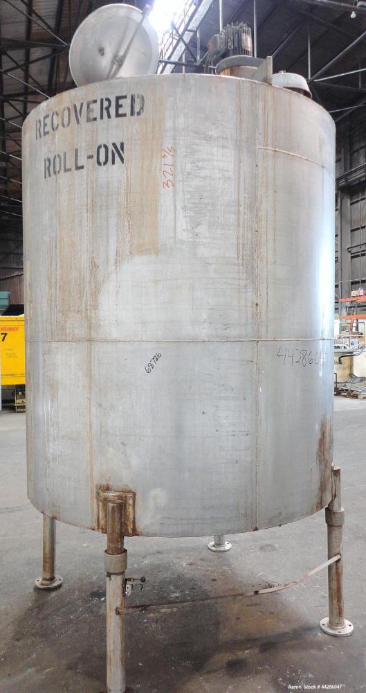Used Tank, 1500 Gallon, 321 Stainless Steel, Vertical. 74" Diameter x 84" straight side. Flat top, coned bottom. Off center Lightnin agitator, model ND-4A, serial# 6917791. 1-1/2" Diameter shaft with...