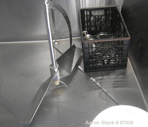 Used 3 Compartment Tank, 1,500 total gallons, 304 stainless steel, horizontal. Each compartment has an approximate 500 gallon capacity. Compartments are 76" front to back, 47" left to right, and appr...