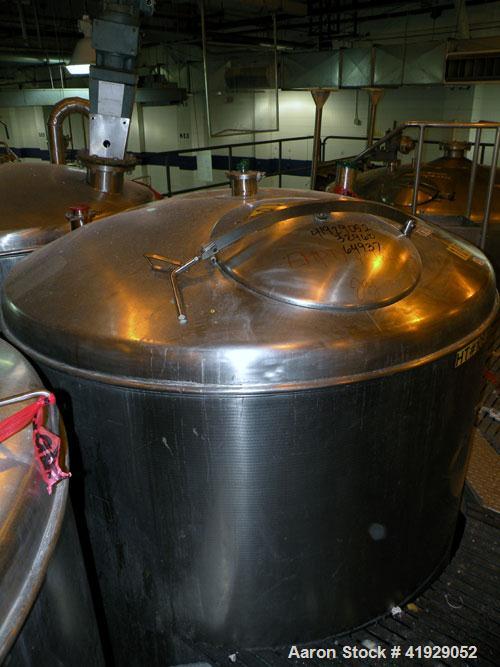 Used Norwalk Tank, 2000 Gallon, stainless steel, vertical. 76" diameter x 106" straight side, dished top and bottom. Openings: top 3", 4", 4" tri-clamp, 4" vent, (2) 18" manway with cover; approximat...