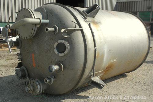 Used Mueller Pressure Tank, 2000 Gallon, Model F, 316L Stainless Steel, Vertical. 72" diameter x 105" straight side, 2 to 1 elliptical top and bottom. Internal rated 100/FV psi at 350 deg.f., -20 deg...