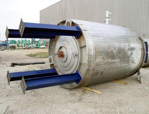 Used Pierre Guerin Jacketed Mix Tank, 2800 Gallon, 304 Stainless Steel, Vertical. 86" diameter x 110" straight side. Flat top, slight coned bottom with stainless steel channel jacket. Carbon steel ag...