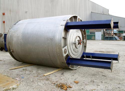 Used Pierre Guerin Jacketed Mix Tank, 2800 Gallon, 304 Stainless Steel, Vertical. 86" diameter x 110" straight side. Flat top, slight coned bottom with stainless steel channel jacket. Carbon steel ag...