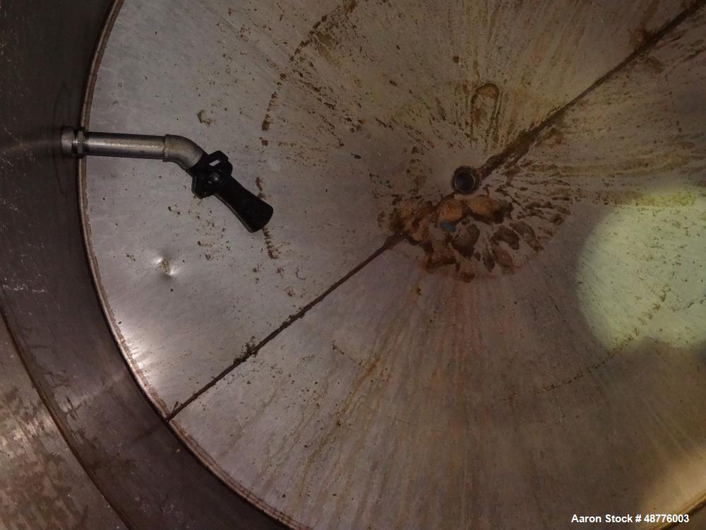Used Precision Tank, Approximately 2200 Gallon, 304 Stainless Steel, Vertical.
