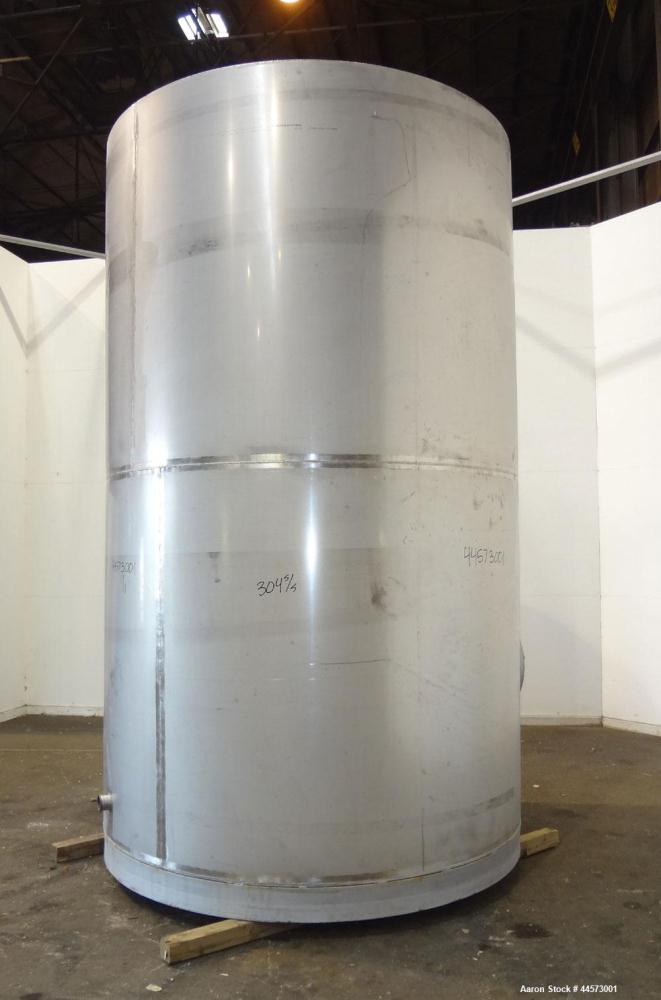 Used- REC Industries Tank, 3965 Gallon, 304 Stainless Steel, Vertical, Model 3000.90.144.S.T4.  Approximately 90" diameter x...
