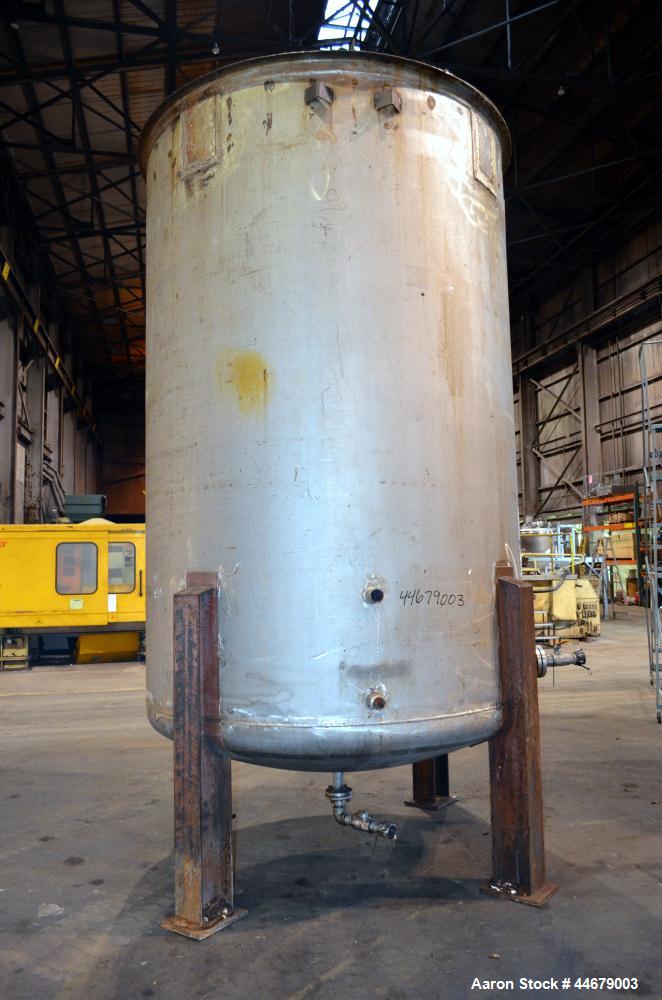 Used RECO Richmond Engineering Company Tank, 3170 Gallon, 304 Stainless Steel, Vertical. Approximate 84" diameter x 122" straight side, flat top with a 1/4 hinged cover, dished bottom. Internal rated...