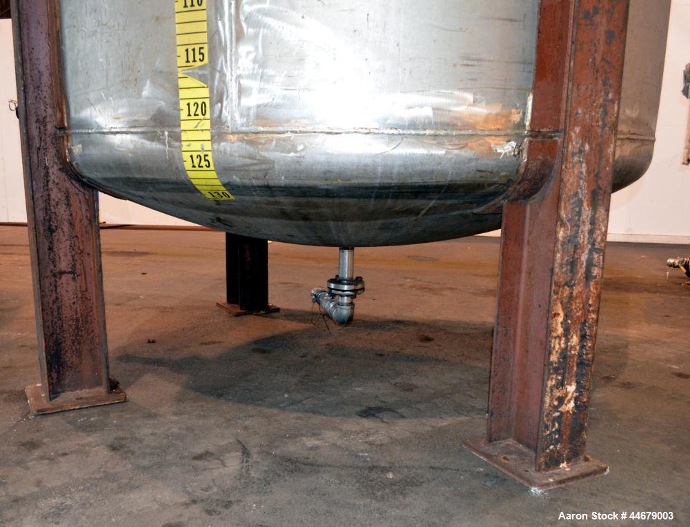 Used RECO Richmond Engineering Company Tank, 3170 Gallon, 304 Stainless Steel, Vertical. Approximate 84" diameter x 122" straight side, flat top with a 1/4 hinged cover, dished bottom. Internal rated...