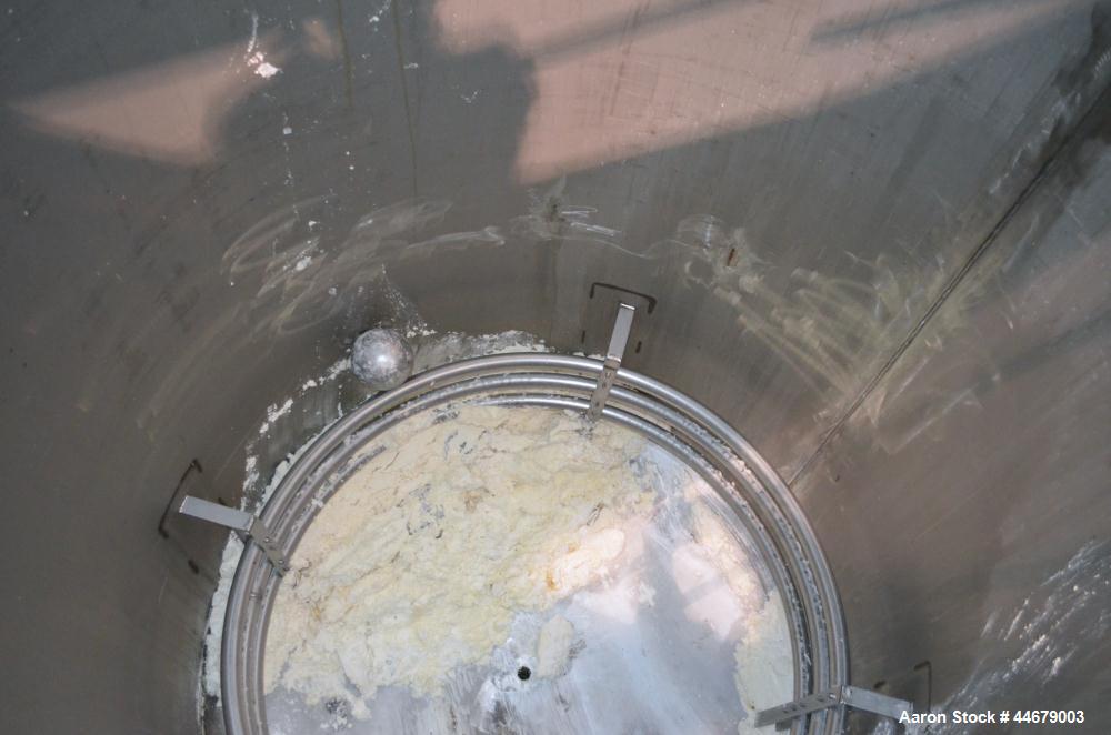 Used RECO Richmond Engineering Company Tank, 3170 Gallon, 304 Stainless Steel, Vertical. Approximate 84" diameter x 122" straight side, flat top with a 1/4 hinged cover, dished bottom. Internal rated...