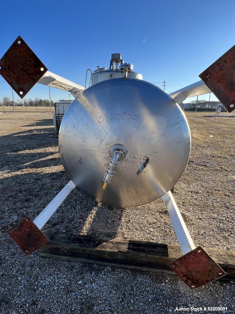 Roben Stainless Steel Mix Tank. Approximately 1,400 Gallon Capacity