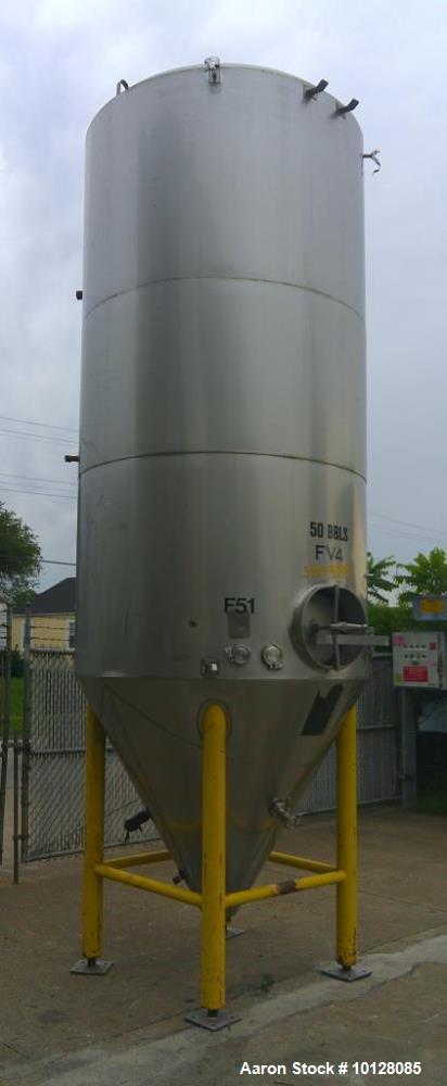 Used 2,000 Gallon Santa Rosa Stainless Steel Jacketed Vertical Tank – 20 PSI MAWP, Three-Zone