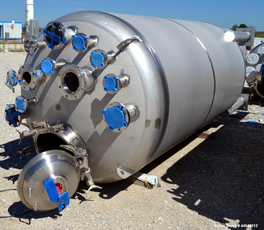 Unused- Stainless Fabrication Pressure Tank, 1500 Gallon, 316L Stainless Steel, Vertical. Approximate 64" diameter x 110" straight side, dished top and bottom. Internal rated 90 psi at -20 to 500 deg...