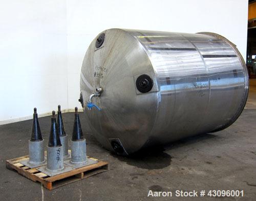 Used Toronto Coppersmithing Tank, 2500 Gallon, 304 Stainless Steel, Vertical. Approximate 84" diameter x 96" straight side, open top with a bolt on cover with (2) 1/3 hinged covers, dished bottom. (2...