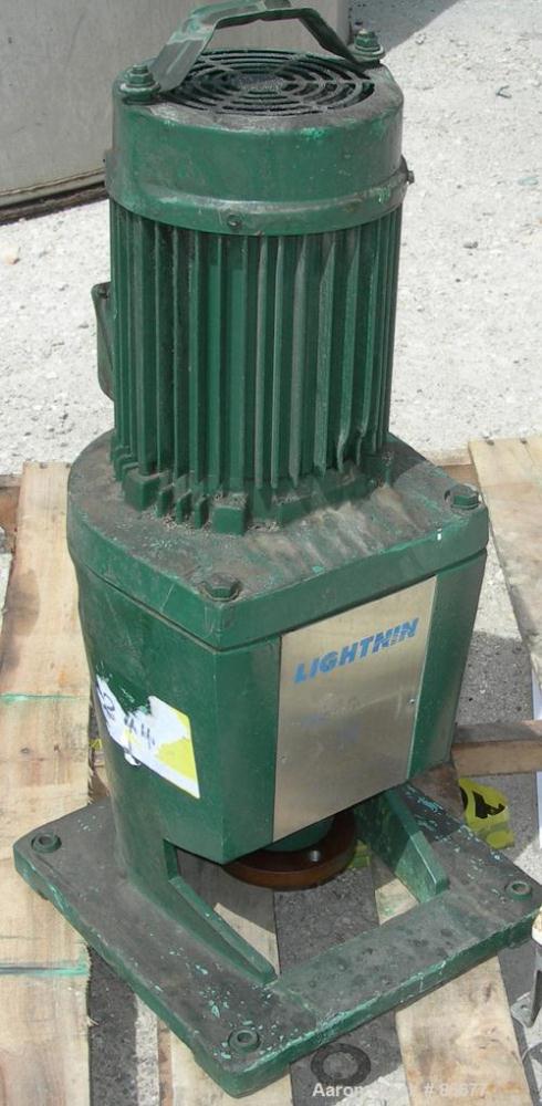 USED: Toronto Coppersmithing Company tank, 1900 gallon, 304 stainless steel, vertical. 84" diameter x 80" straight side. Flat top with 1/3 hinged cover, flat bottom. Carbon steel agitator bridge. Off...