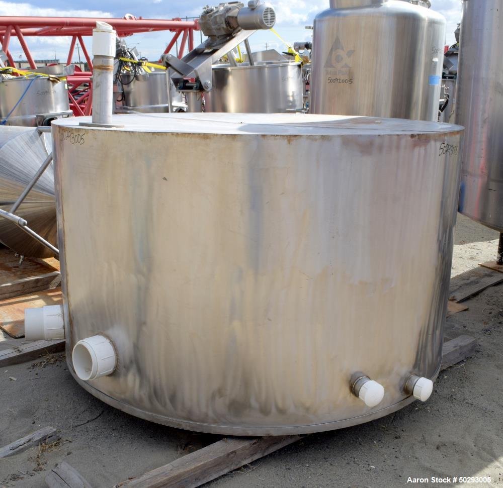 Used Tank, Approximate 1,000 Gallon, Stainless Steel.