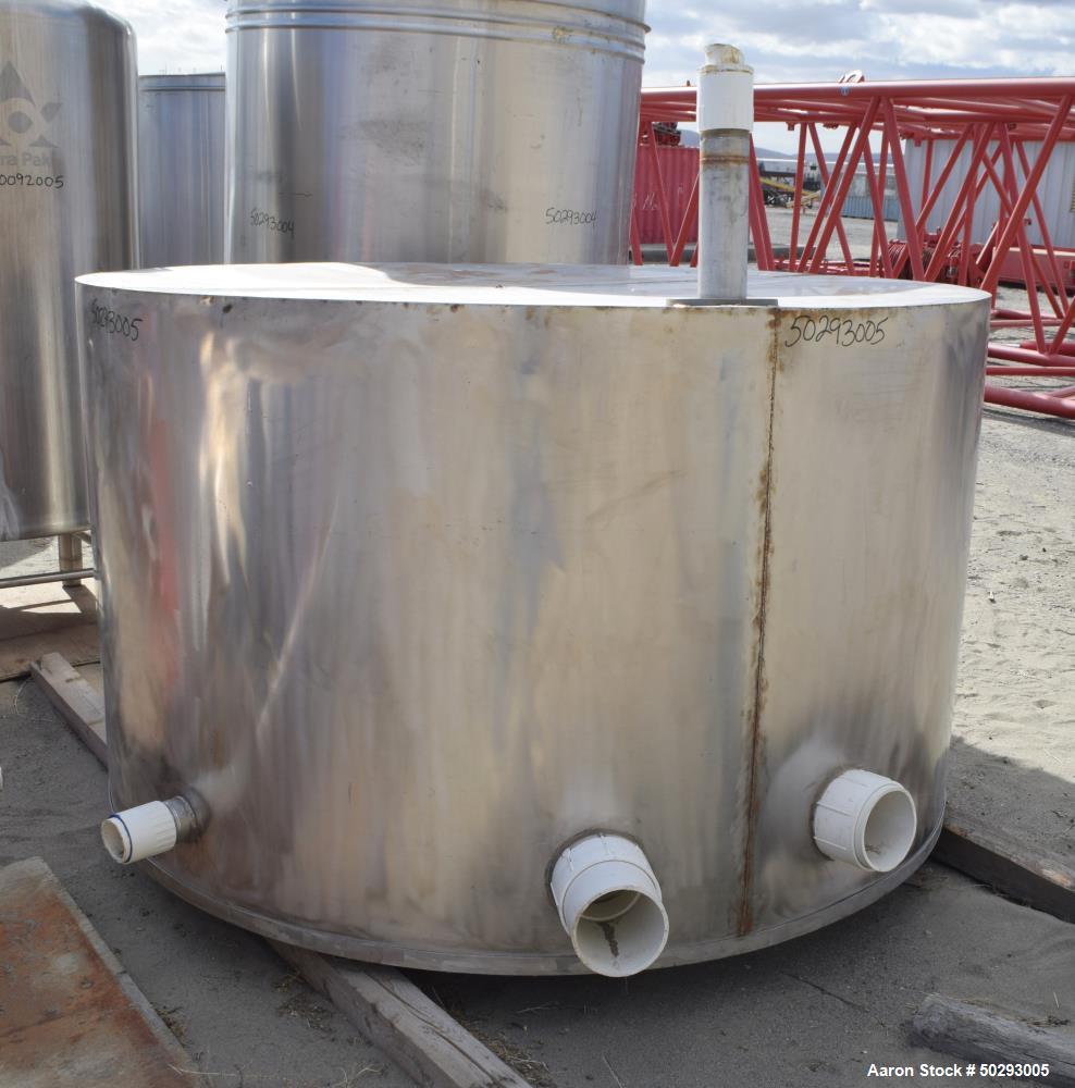 Used Tank, Approximate 1,000 Gallon, Stainless Steel.