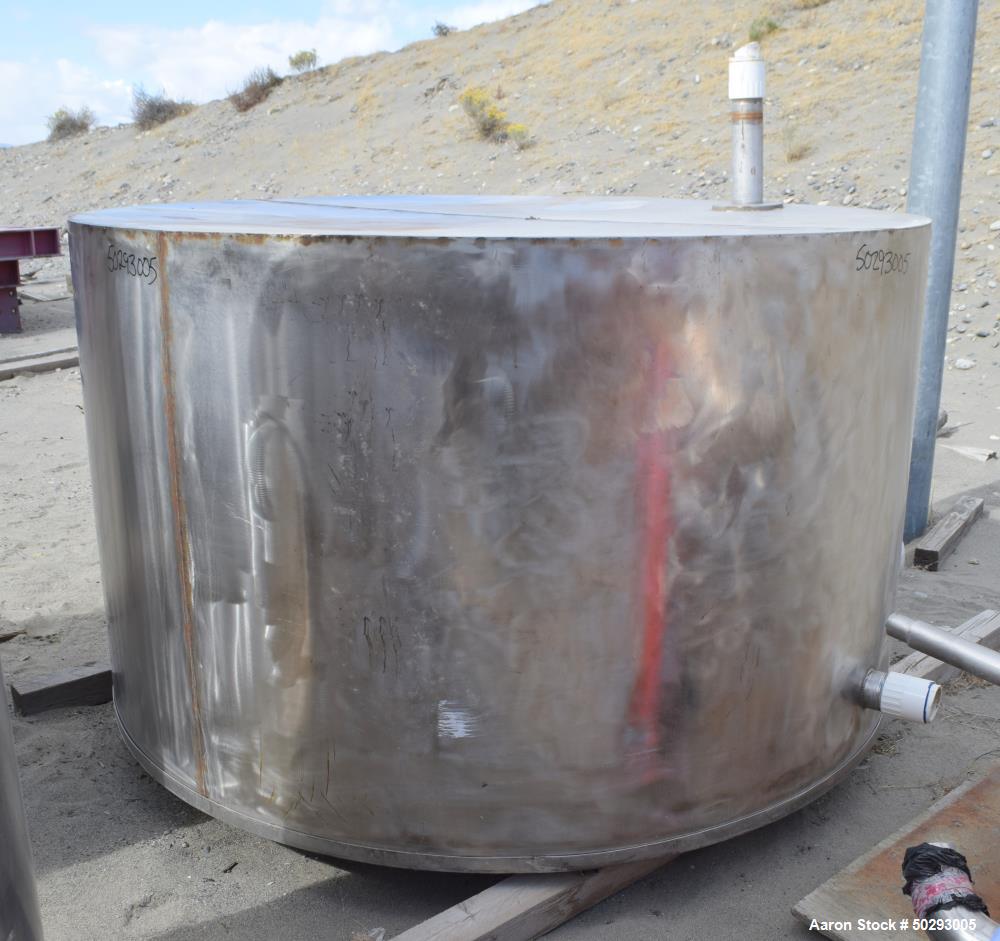 Used- Tank, Approximate 1,000 Gallon, Stainless Steel.