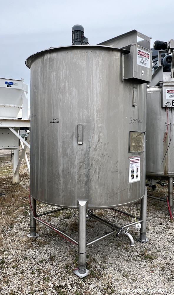 Viatec, Approximately 1,000 Gallon Tank with Agitator