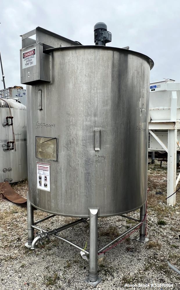 Viatec, Approximately 1,000 Gallon Tank with Agitator