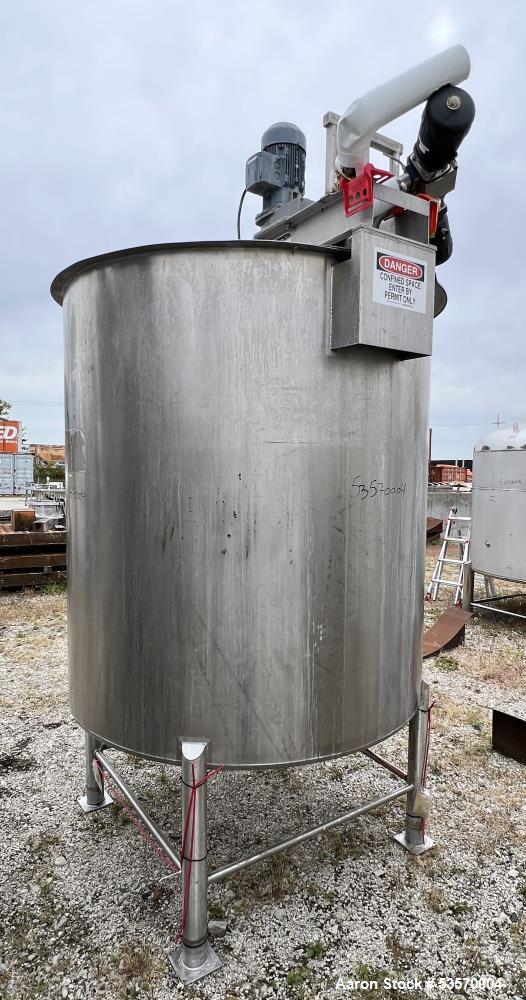 Viatec, Approximately 1,000 Gallon Tank with Agitator