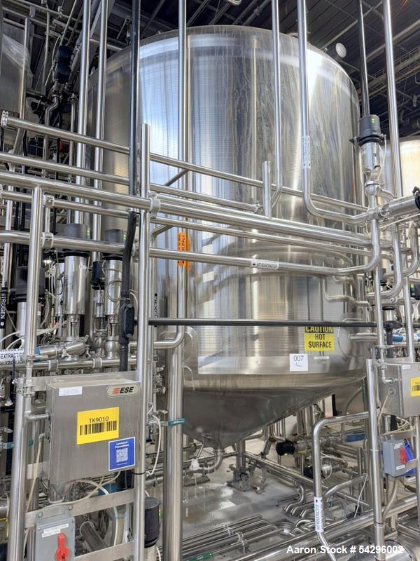 Used Sprinkman Stainless Steel Agitated Pressure Tank,  Approximate 3,767 Gallon. Internal rated 45/FV psi at -20 to 350 degrees F. 304 stainless steel, vertical, slight dished top and cone bottom.  ...