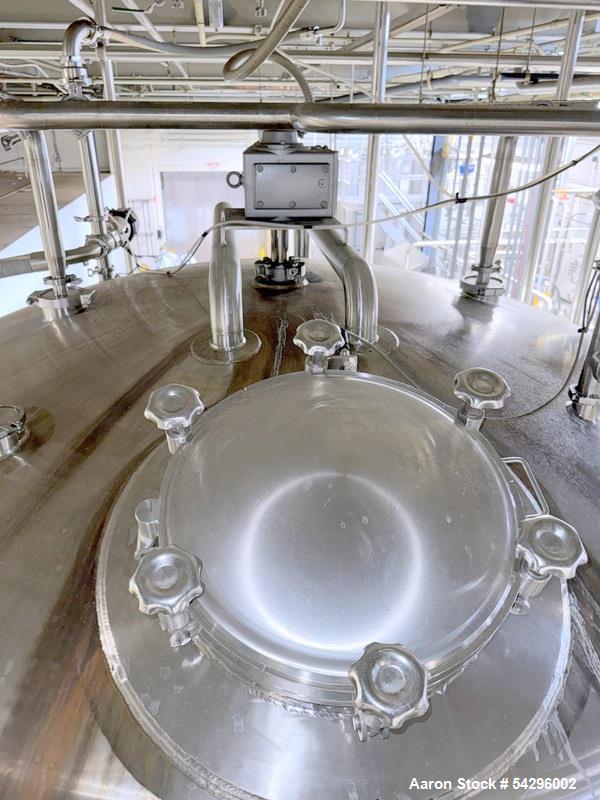 Used Sprinkman Stainless Steel Agitated Pressure Tank,  Approximate 3,767 Gallon. Internal rated 45/FV psi at -20 to 350 degrees F. 304 stainless steel, vertical, slight dished top and cone bottom.  ...