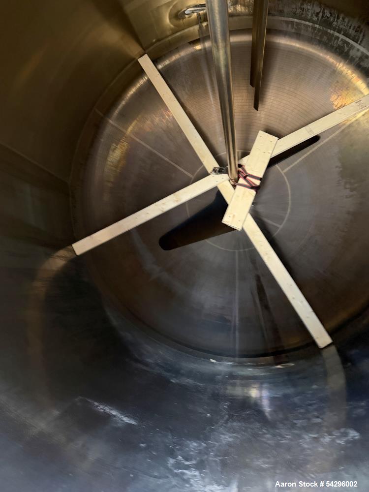 Sprinkman 3,767 Gallon 304 Stainless Steel Pressure Mixing Tank with Agitator