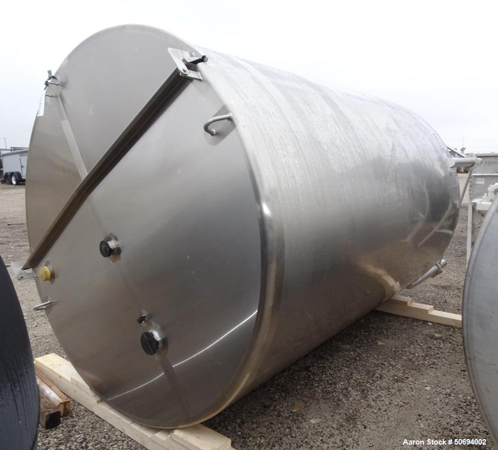Used Walker Holding Tank, 3000 Gallon, 316 Stainless Steel, Vertical.