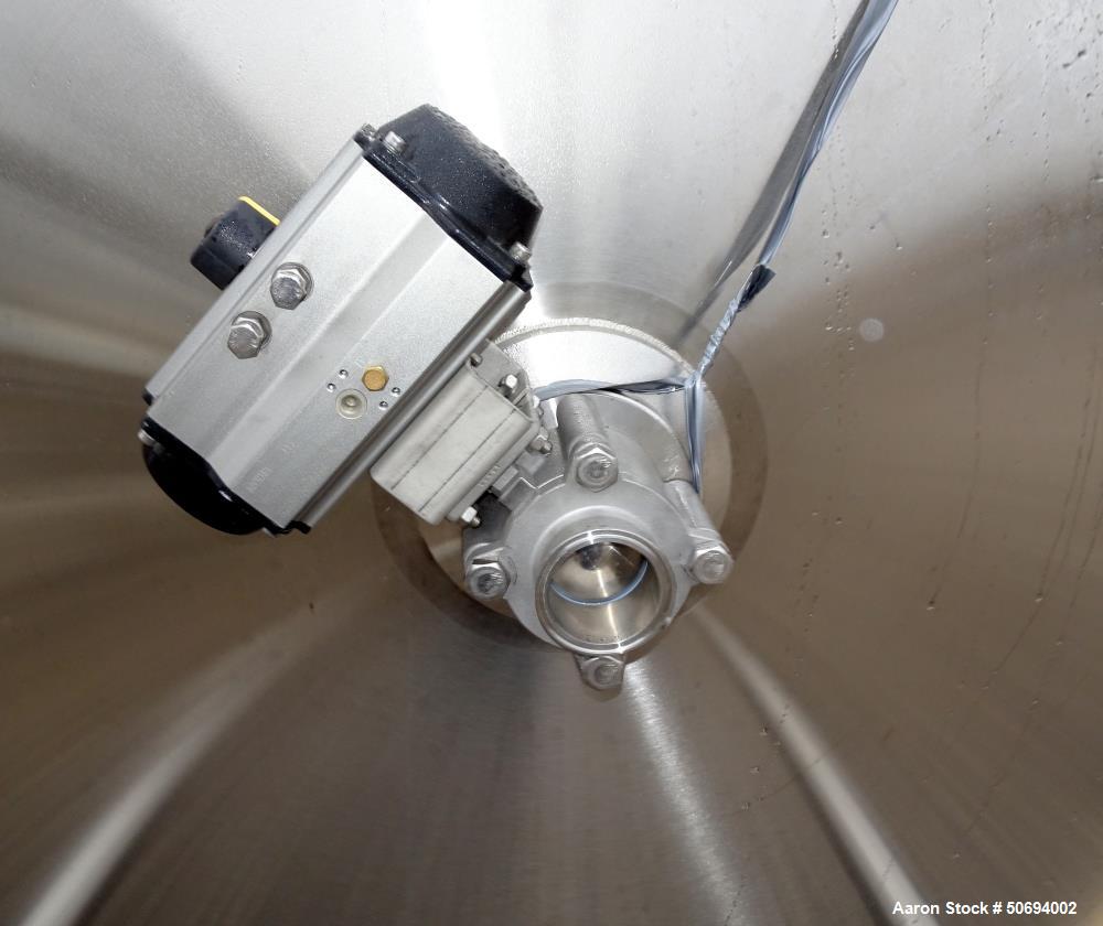 Used Walker Holding Tank, 3000 Gallon, 316 Stainless Steel, Vertical.