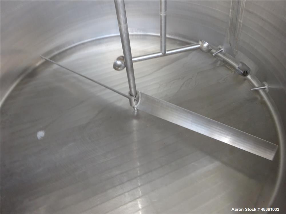 Used Walker Stainless Mix Tank, Model PZ-B, 1,000 Gallon, 304 Stainless Steel,