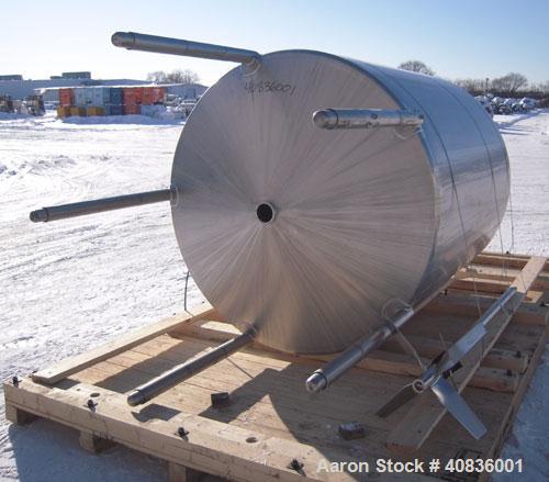 Used Walker Stainless Tank, 1000 Gallon, 316 Stainless Steel, Vertical.  66" diameter x 72" straight side, dished top, coned bottom.  Internal rated atmospheric at 250 deg F.  Off center top entering...