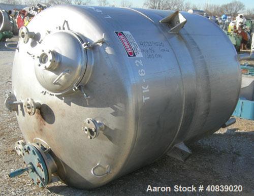 Used Walker Stainless Pressure Tank, 1000 Gallon, 316 stainless steel, vertical. 66" diameter x 72" straight side. Dish top and bottom. Internal rated 25 psi at 100 deg F. Off center top entering Lig...