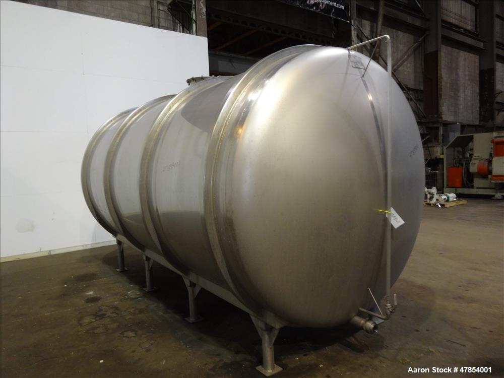 Used Walker Tank, Model SSHHT, 4,500 Gallon, 304 Stainless steel. Horizontal