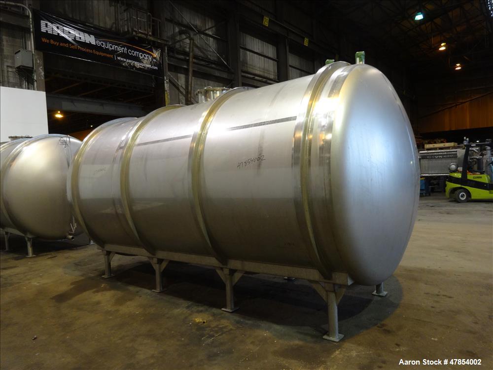 Used Walker Tank, Model SSHHT, 4,500 Gallon, 304 Stainless steel. Horizontal.