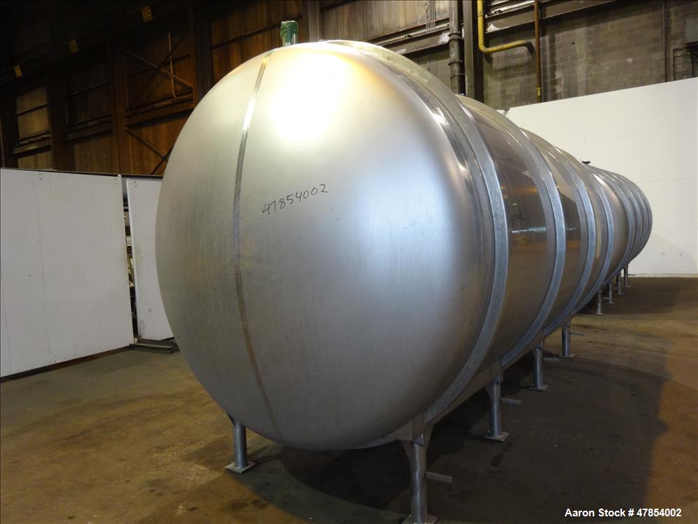 Used Walker Tank, Model SSHHT, 4,500 Gallon, 304 Stainless steel. Horizontal.