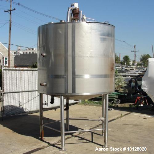 Used- 1,000 Gallon Walker Stainless Steel Mixing Tank