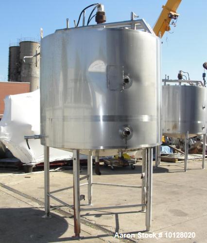 Used- 1,000 Gallon Walker Stainless Steel Mixing Tank
