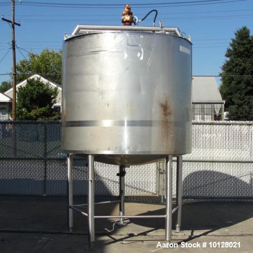 Used- 1,000 Gallon Vertical Stainless Steel Walker Mixing Tank.