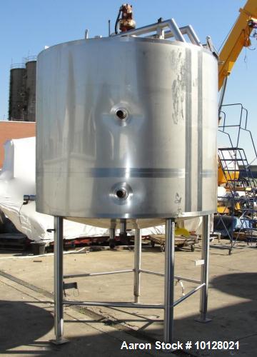 Used- 1,000 Gallon Vertical Stainless Steel Walker Mixing Tank.