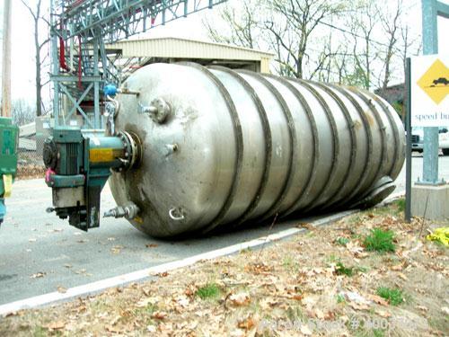 Used: Walker Stainless pressure tank, 3000 gallon, stainless steel, vertical. Approximately 72" diameter x 166" straight side, dished top and bottom. Internal rated 35/fv psi at 325 deg.f.. Foote agi...